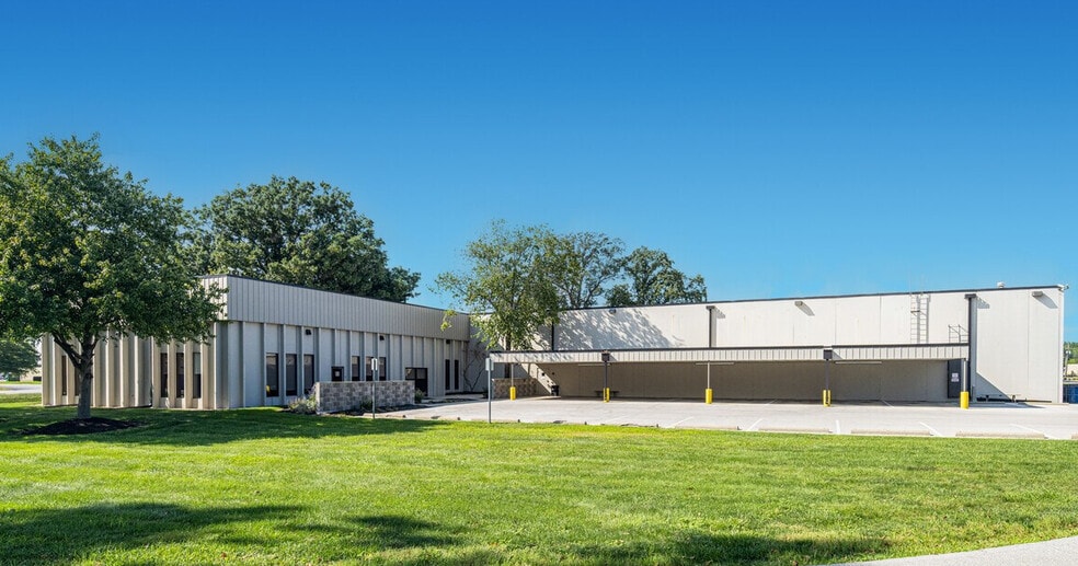 More Photos Of 8501 Moller Rd, Indianapolis Flex For Lease