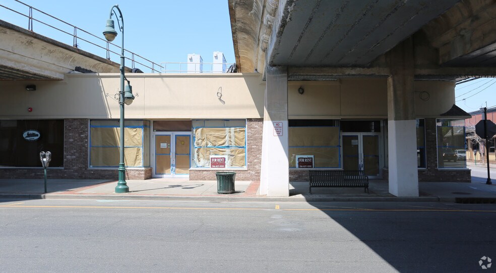 More Photos Of 45 Atlantic Ave, Lynbrook Freestanding For Lease