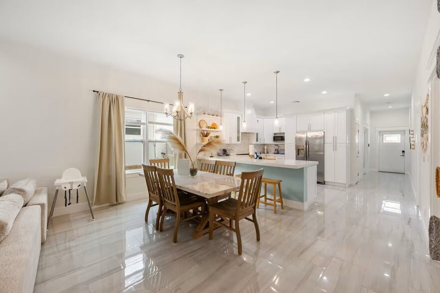More Photos Of 1960 NE Dixie Hwy, Jensen Beach Apartments For Sale