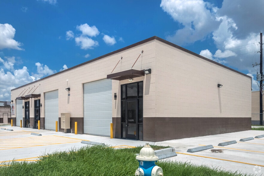 More Photos Of 10910 Jones Rd, Houston Unknown For Lease