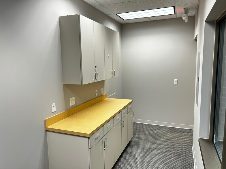 More Photos Of 4245 Johns Creek Pky, Suwanee Medical For Sale