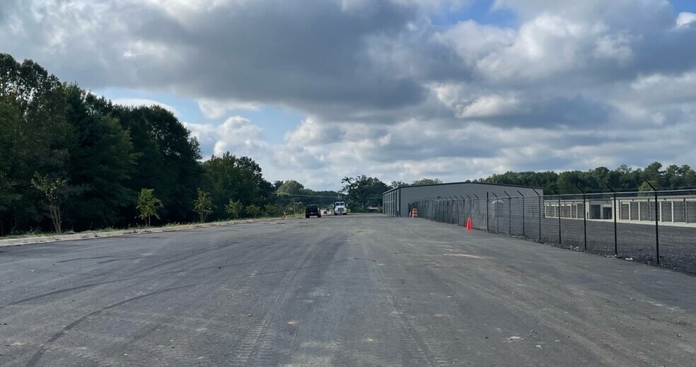 More Photos Of 1661 Inman Rd, Wellford Industrial For Lease