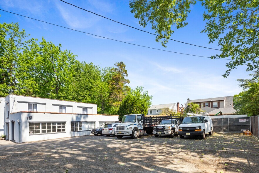 More Photos Of 3 W End, Rochelle Park Office For Lease
