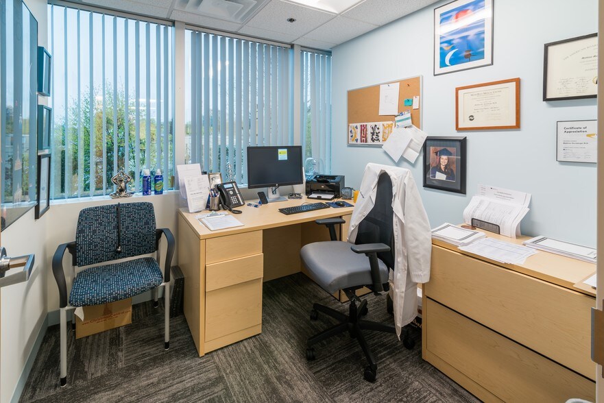 More Photos Of 463 Worcester Rd, Framingham Medical For Lease