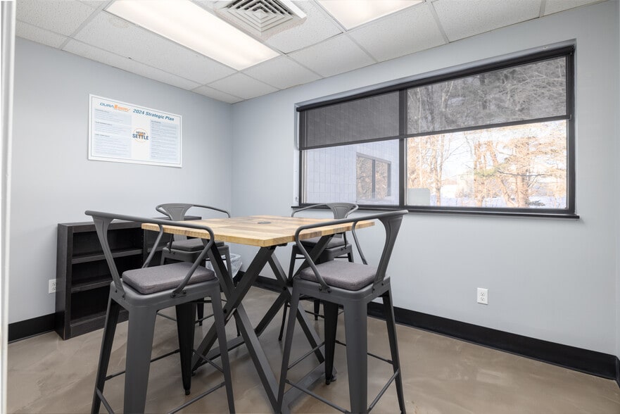 More Photos Of 151 Strong Rd, South Windsor Service For Sale