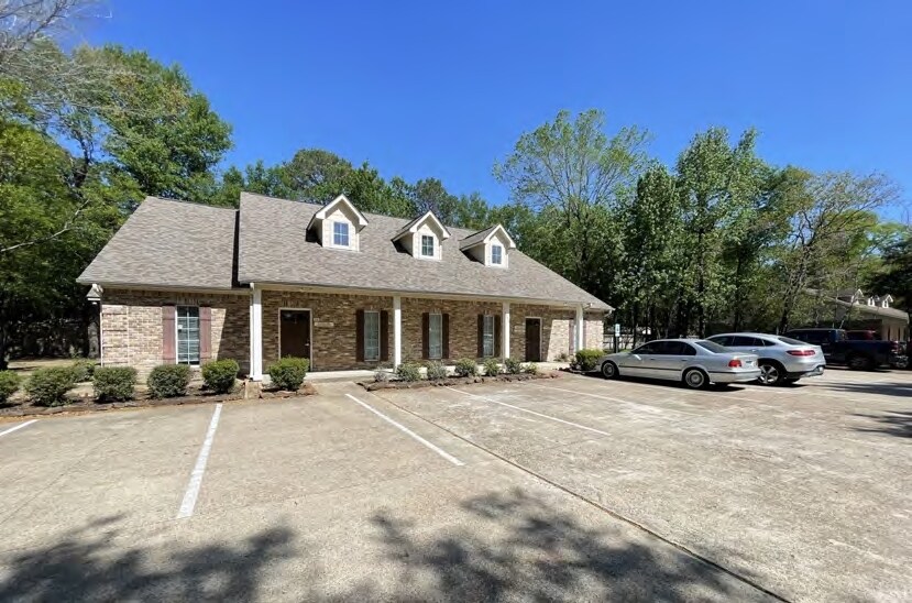 More Photos Of 17006 Seven Pines Dr, Spring Unknown For Lease