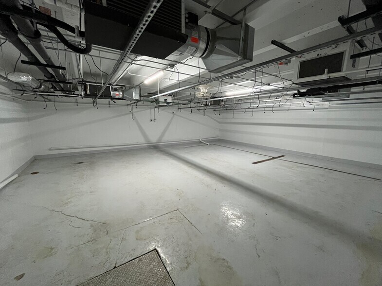 More Photos Of 153 Vallejo St, Denver Warehouse For Sale