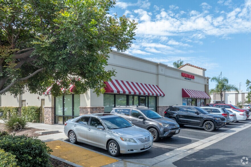 More Photos Of 1911 N Oxnard Blvd, Oxnard Freestanding For Lease