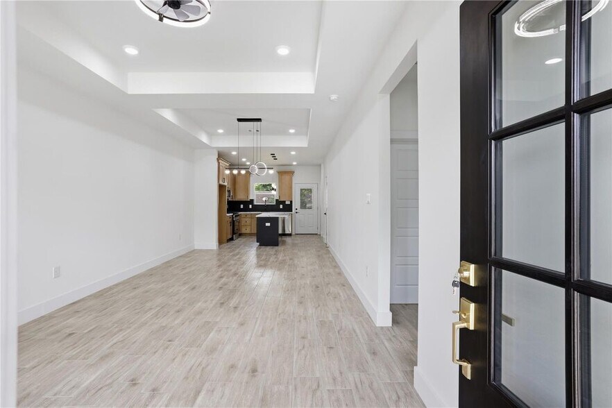 More Photos Of 5515 Elm Springs Dr, Houston Apartments For Sale