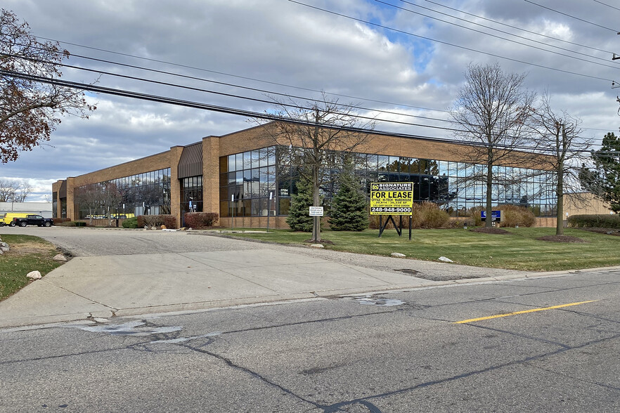 Primary Photo Of 37564-37584 Amrhein Rd, Livonia Light Manufacturing For Lease