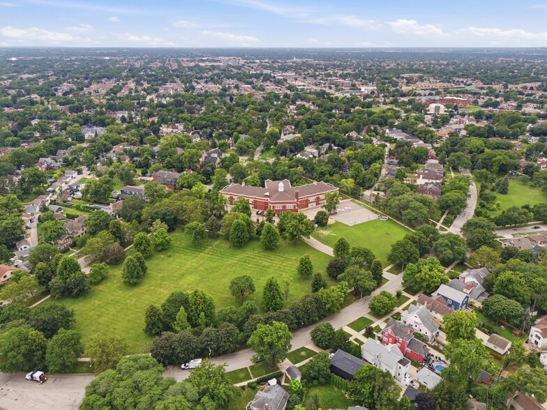 More Photos Of 6240 N Avondale Ave, Chicago Specialty For Sale