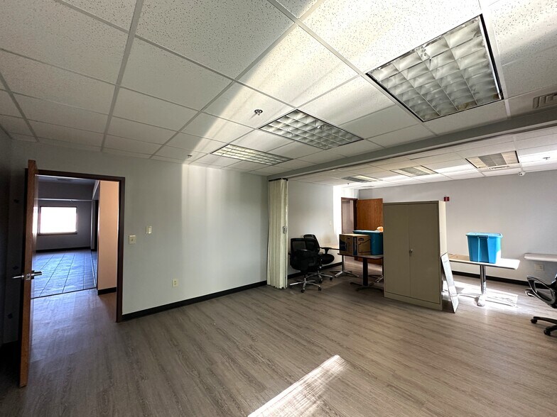 More Photos Of 136 Heid Ave, Dayton Rehabilitation Center For Sale