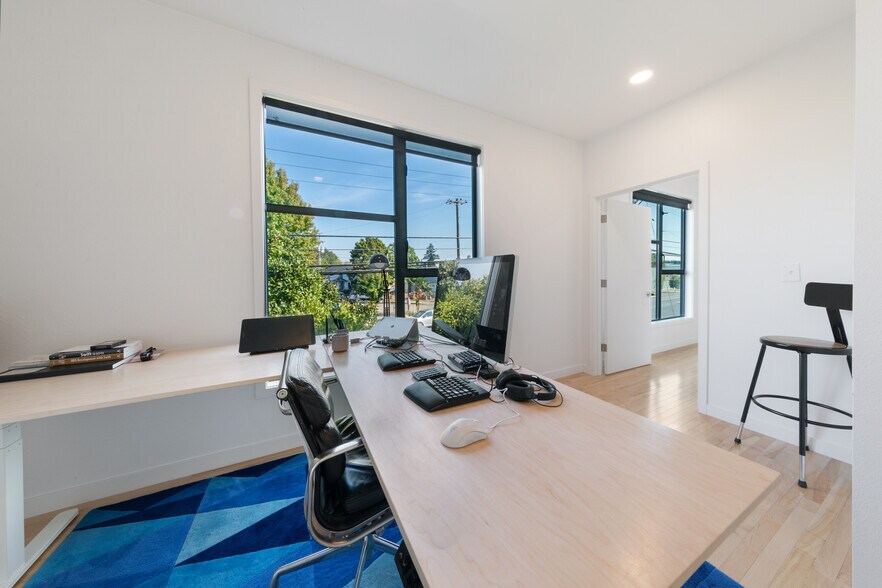 More Photos Of 5338 SE Foster Rd, Portland Storefront For Sale