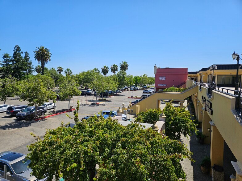 More Photos Of 1110 W Kettleman Ln, Lodi Unknown For Lease