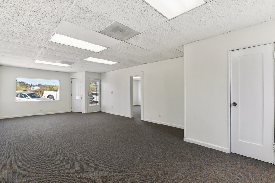 More Photos Of 641-643 El Cajon Blvd, El Cajon Storefront For Sale
