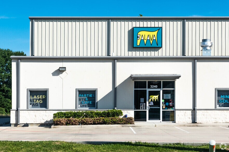 More Photos Of 3240 Spring Cypress Rd, Spring Warehouse For Sale