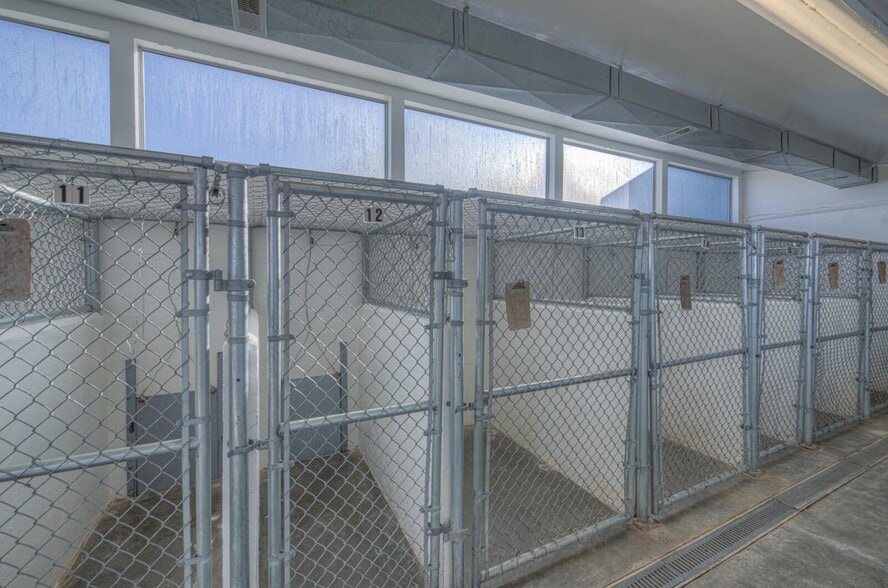 More Photos Of 22540 Us Highway 160, Walsenburg Veterinarian Kennel For Sale