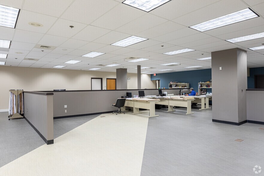 More Photos Of 480 Vantage Pt, Miamisburg Medical For Lease