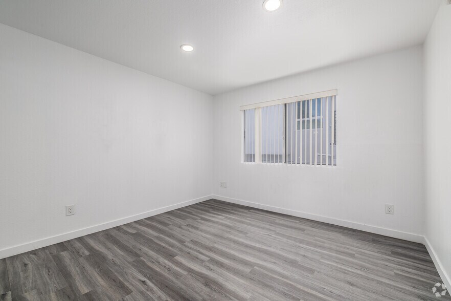 More Photos Of 4406 Cahuenga Blvd, Toluca Lake Apartments For Sale