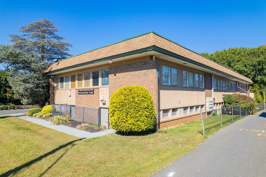 More Photos Of 28 Throckmorton Ln, Old Bridge Medical For Lease