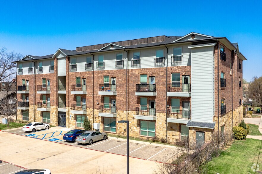 Primary Photo Of 404 Industrial St, Denton Apartments For Sale