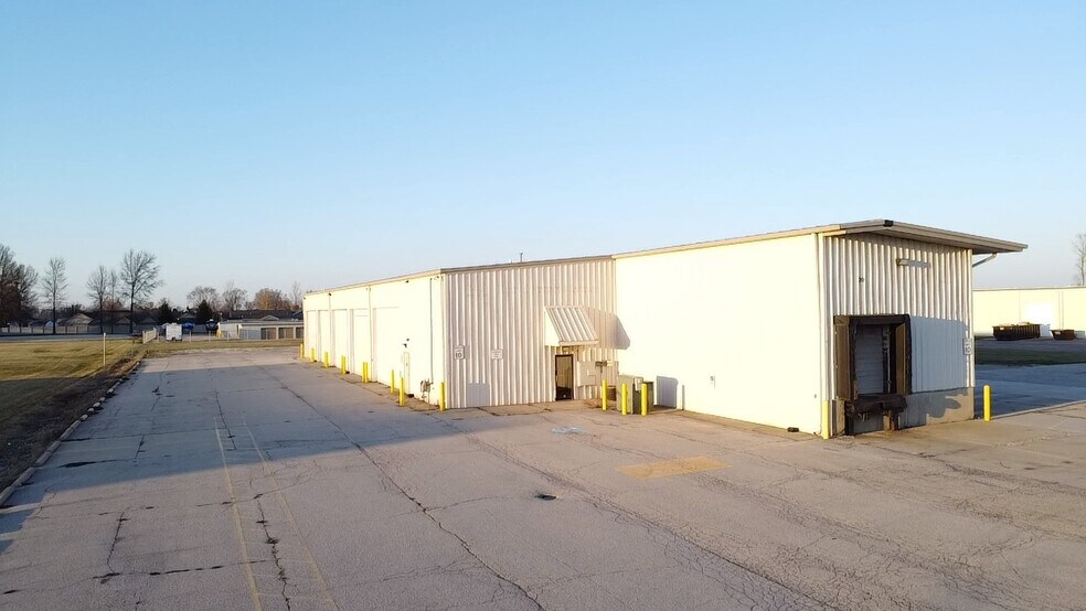More Photos Of 1851 Industrial Dr, Celina Distribution For Lease