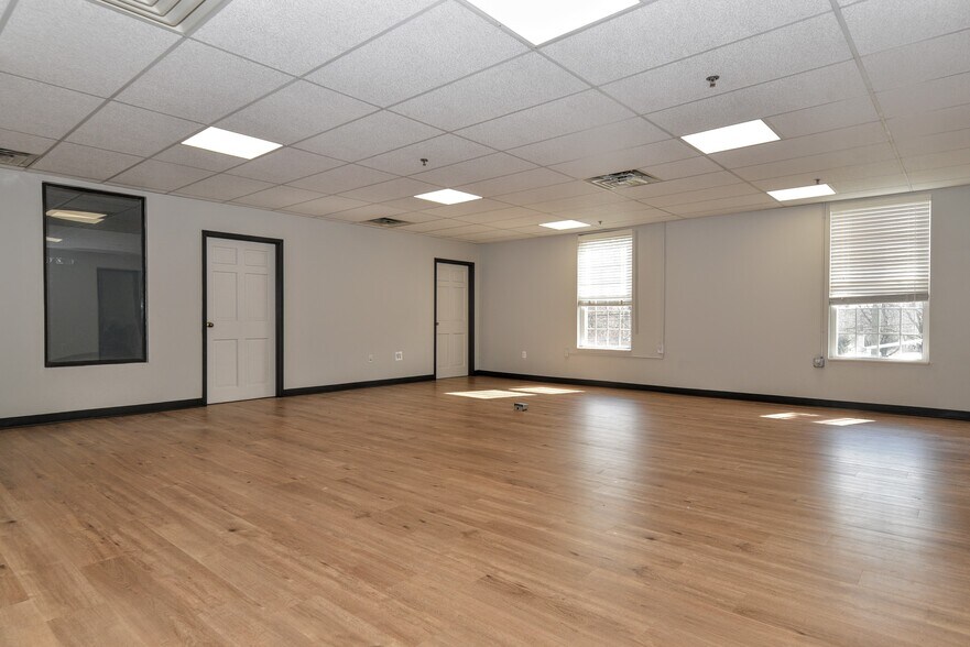 More Photos Of 2 Forest Ave, Oradell Medical For Sale