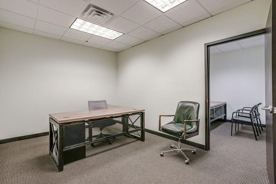 More Photos Of 3262 Chapel Creek Blvd, Fort Worth Office For Lease