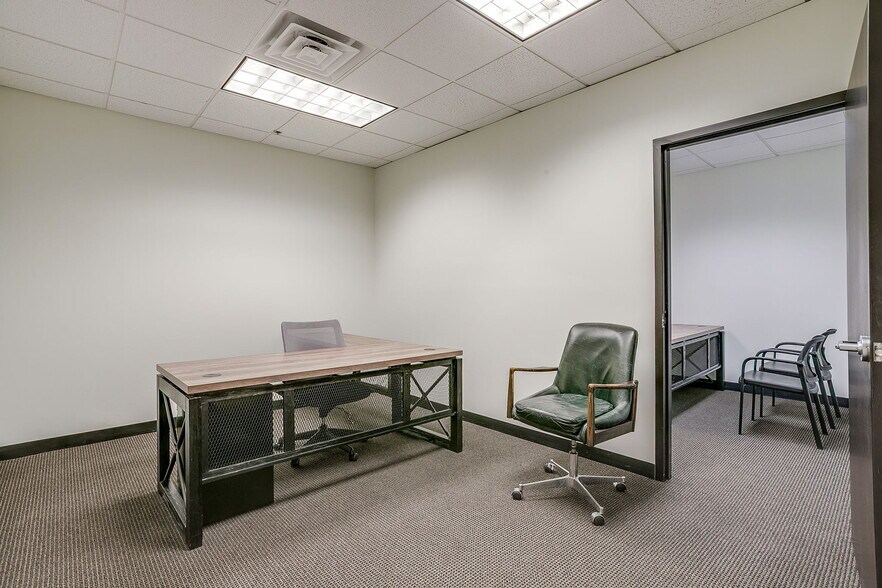 More Photos Of 3262 Chapel Creek Blvd, Fort Worth Office For Lease