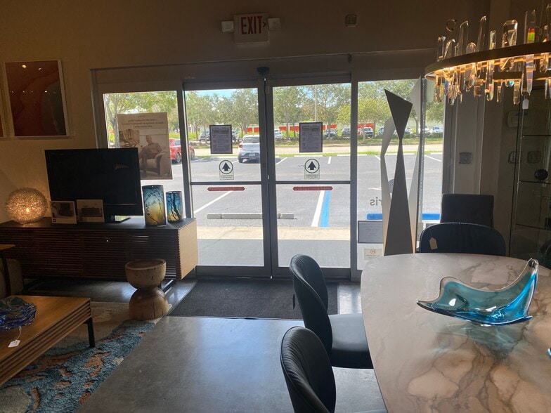 More Photos Of 2533 22nd Ave N, Saint Petersburg Freestanding For Lease