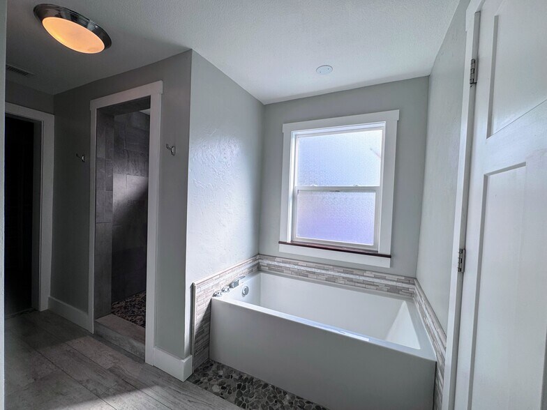 More Photos Of 1505 NW 10th Ave, Camas Multifamily For Sale