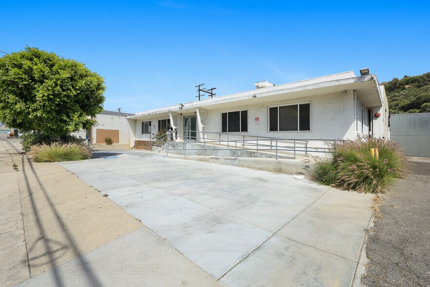 More Photos Of 548 Monterey Pass Rd, Monterey Park Warehouse For Lease