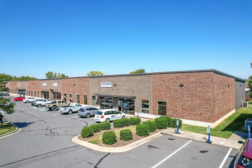 More Photos Of 10924 Granite St, Charlotte Flex For Lease