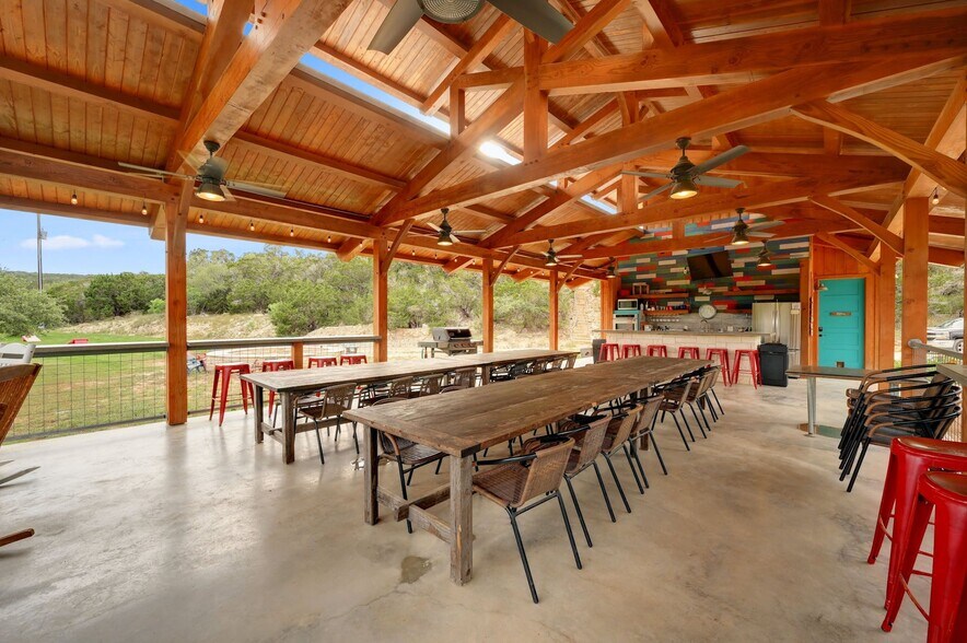 More Photos Of 7400 McGregor Ln, Dripping Springs Hotel For Sale
