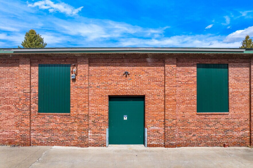 More Photos Of 700 Keogh Ct, Great Falls Light Distribution For Lease