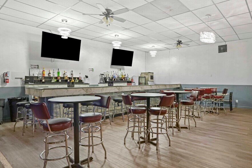 More Photos Of 4620 Tod Ave, East Chicago General Retail For Sale