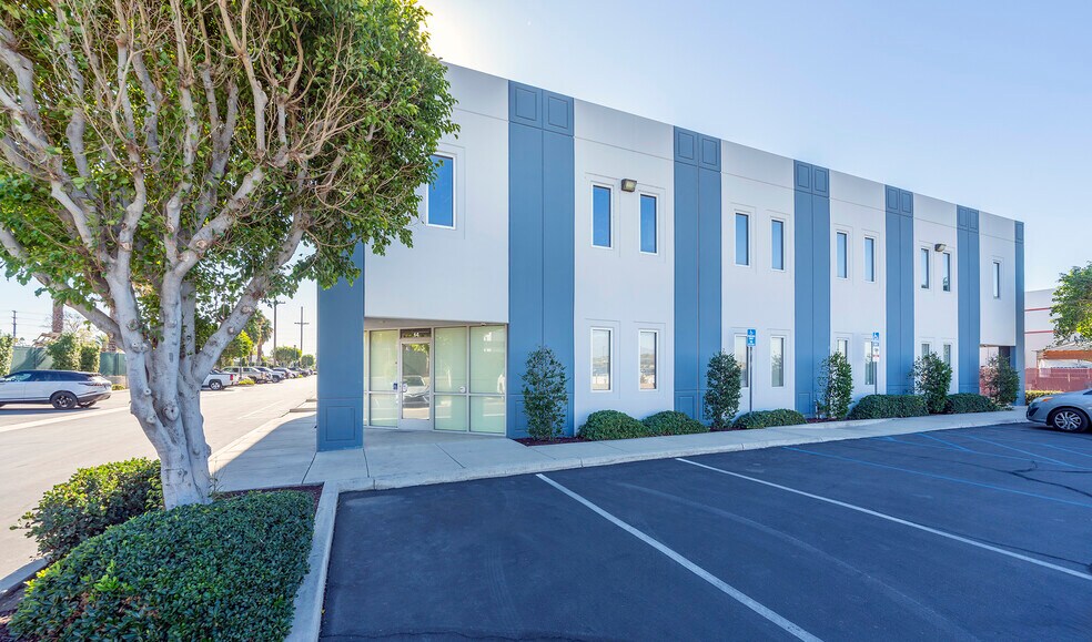 More Photos Of 7095 Jurupa Ave, Riverside Manufacturing For Lease