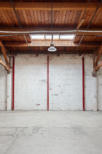 More Photos Of 4512-4514 Hollis St, Emeryville Warehouse For Lease