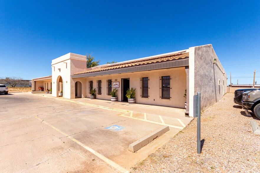 More Photos Of 633-705 E Wilcox Dr, Sierra Vista Medical For Lease