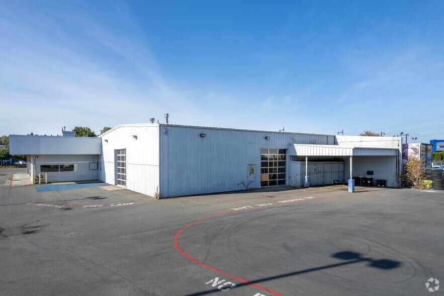 More Photos Of 720 Rainier Ave S, Renton Auto Dealership For Sale
