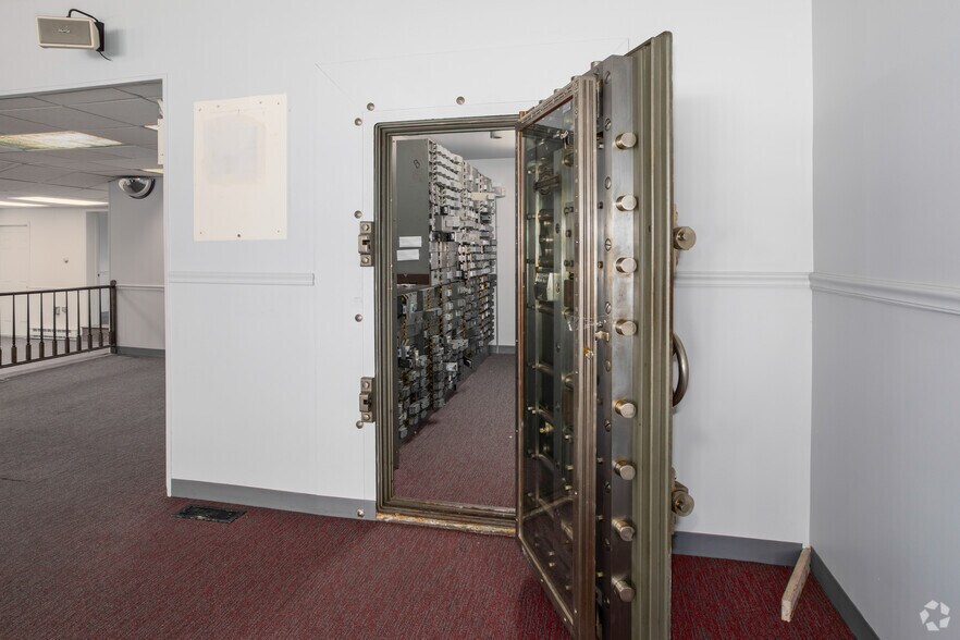 More Photos Of 332-334 High St, Burlington Office For Lease