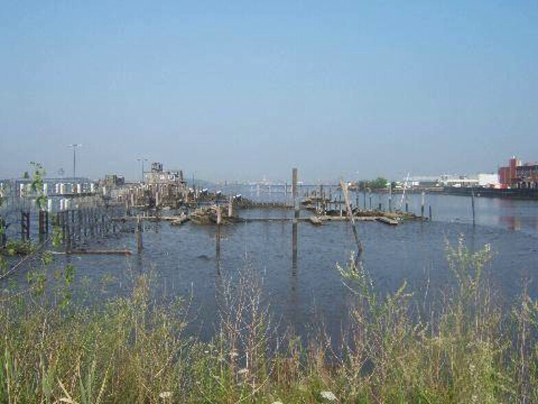 More Photos Of 20-08, 20-04 119th St, College Point Land For Lease