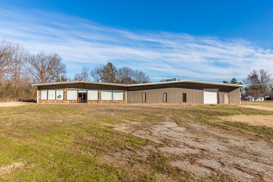 More Photos Of 1009 N Washington Ave, Brownsville Warehouse For Lease