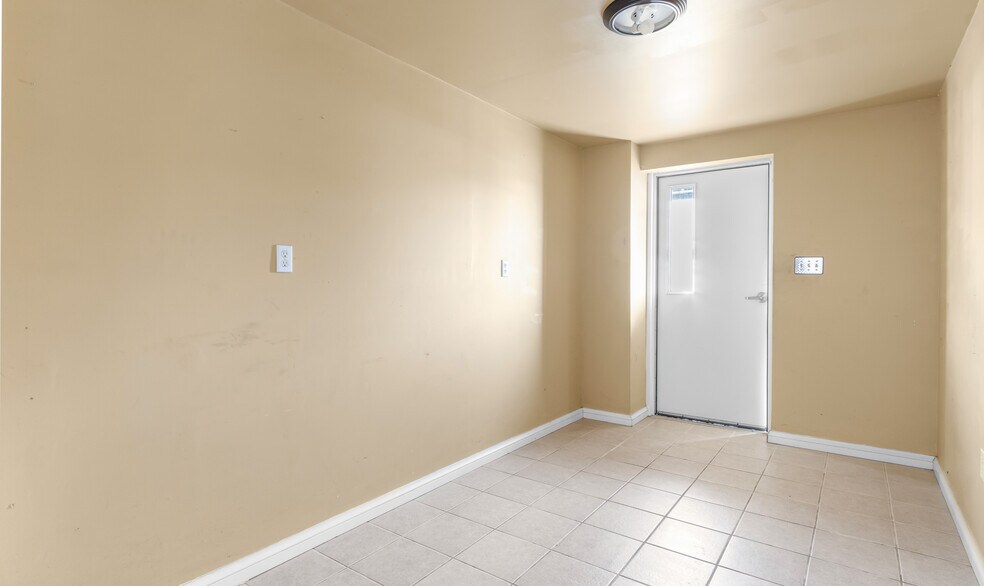 More Photos Of 1309 Virginia Beach Blvd, Virginia Beach Service For Sale