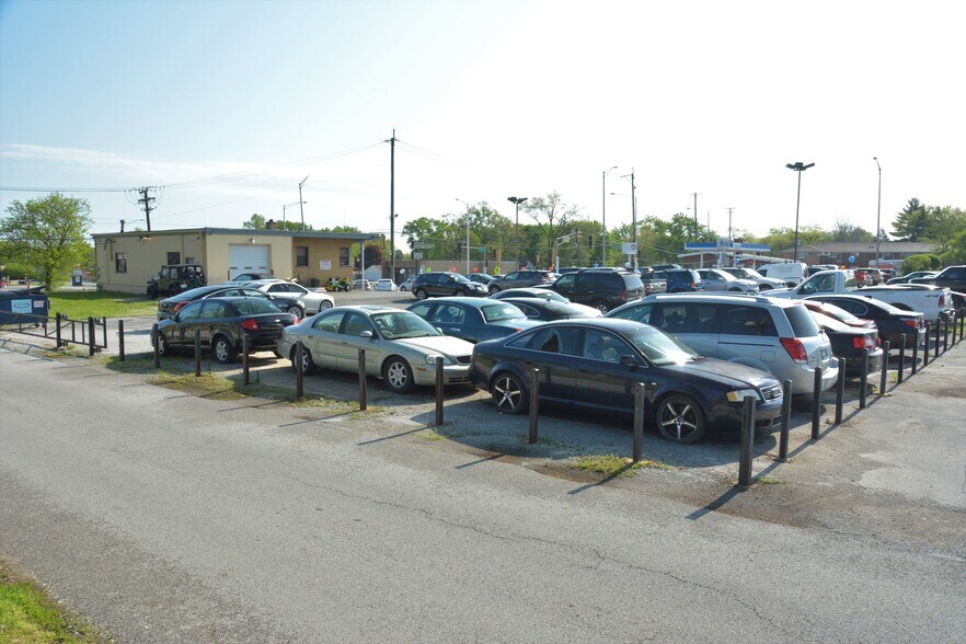 More Photos Of 18000 Torrence Ave, Lansing Convenience Store For Sale