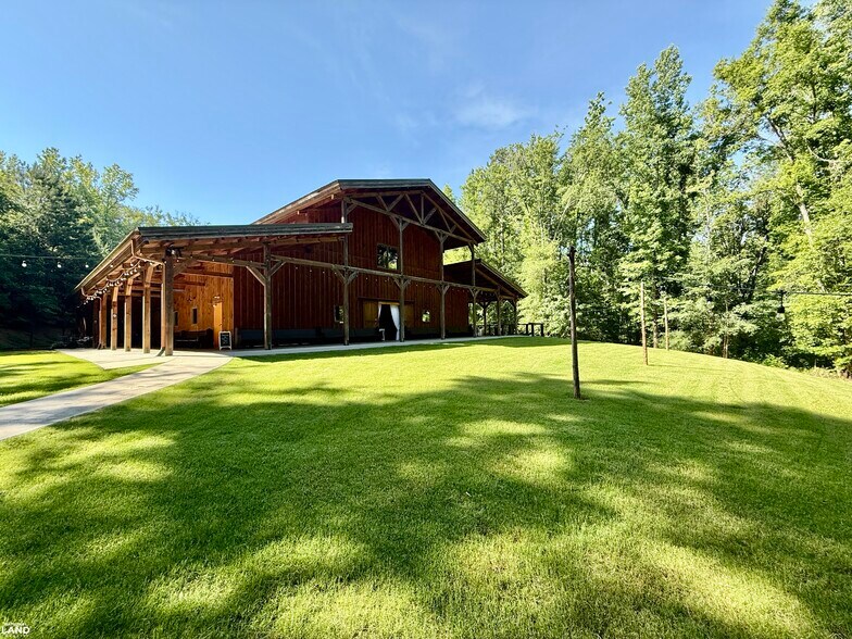 More Photos Of 701 Wingert Road rd, Greenwood Specialty For Sale