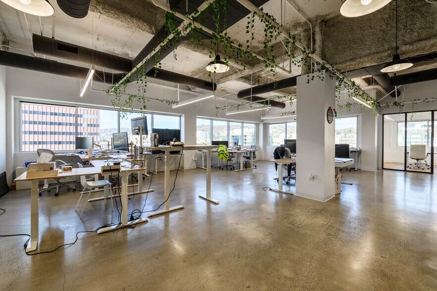 More Photos Of 6430 W Sunset Blvd, Los Angeles Office For Lease