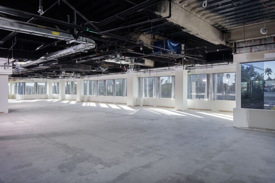 More Photos Of 5880 Oberlin Dr, San Diego Office For Sale