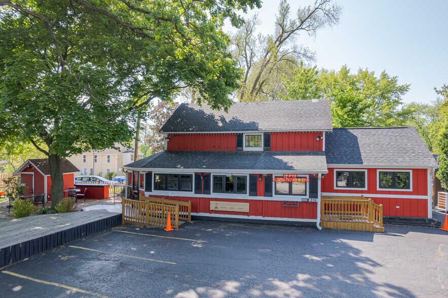More Photos Of 211 W Railroad Ave, Bartlett Storefront Retail Residential For Sale
