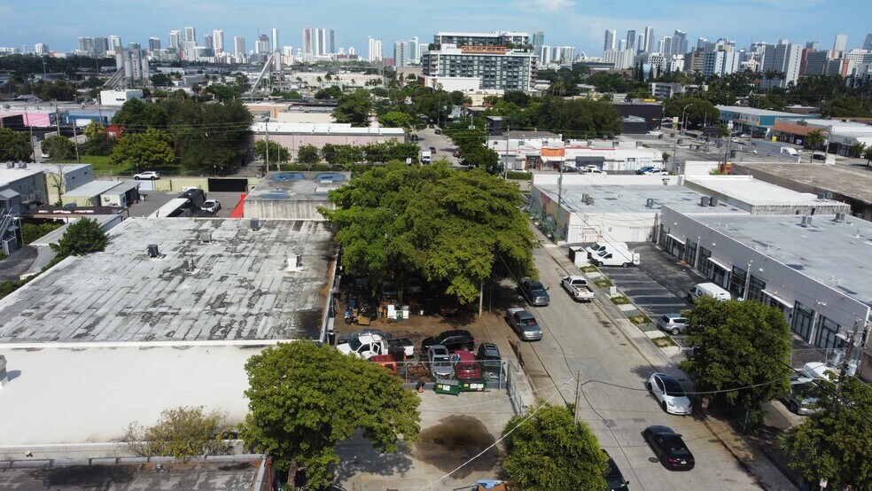 More Photos Of 1847 NW 21st St, Miami Warehouse For Lease